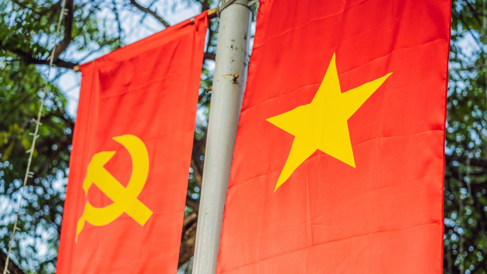 How Does the Party Present its (Rather Bad) Economic Results and What it Intends to Do About it ?