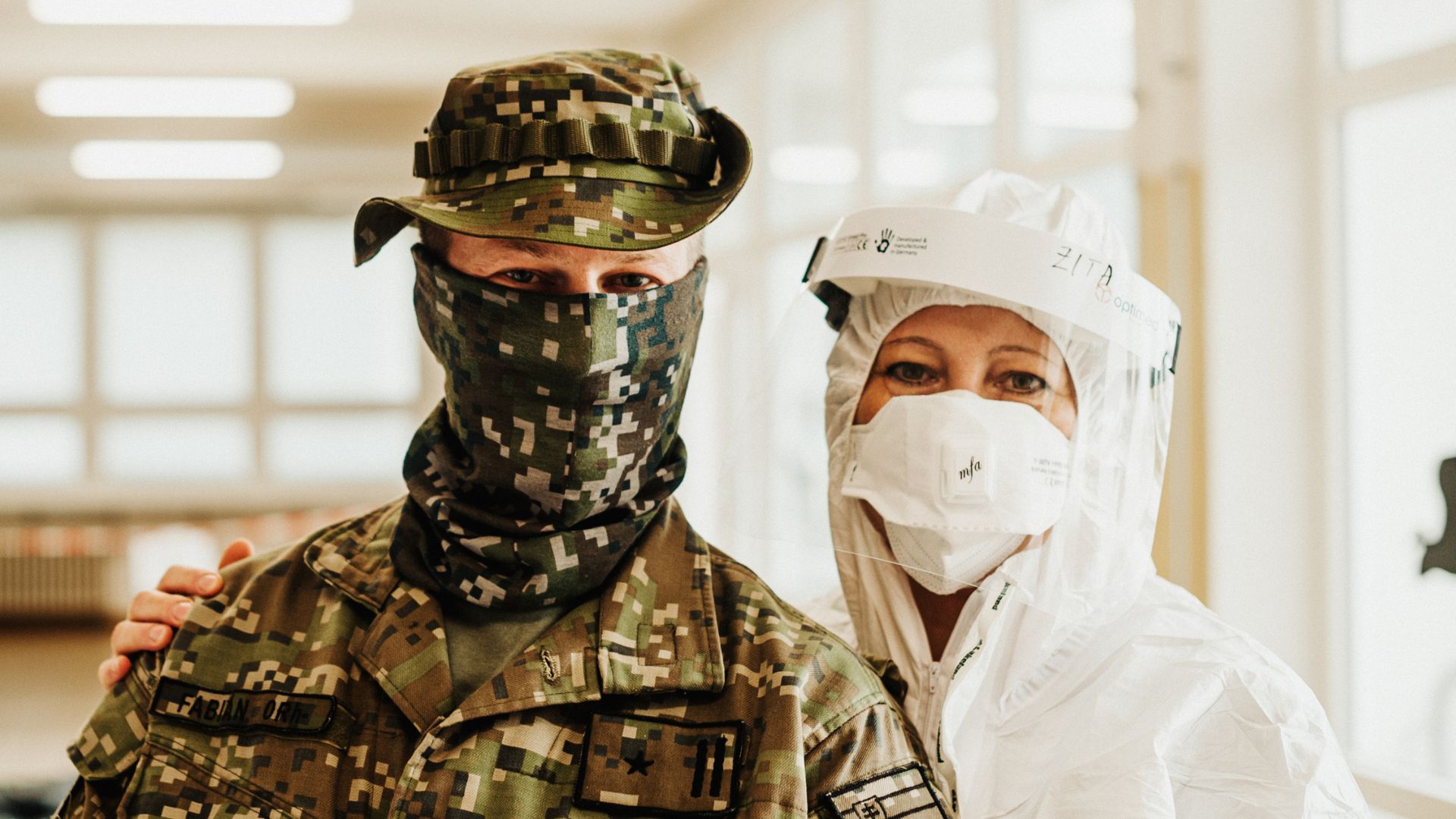 Covid-19 et mobilisation des forces armées en Europe et aux États-Unis